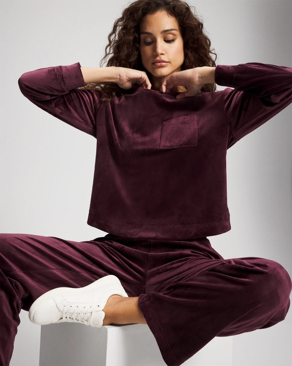 Soma / Velour Crewneck Sweatshirt MERLOT