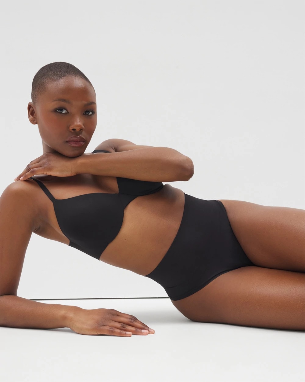 Soma / Second Skin by Soma Mid-Level Shaping Seamless Thong BLACK