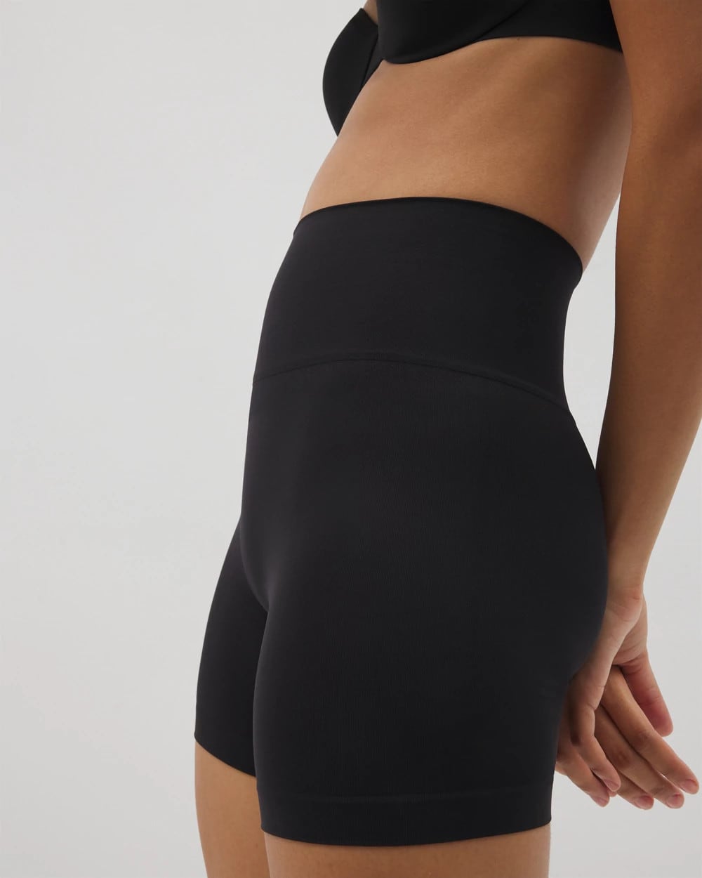 Soma / Mid-Level Shaping Seamless Shorts BLACK