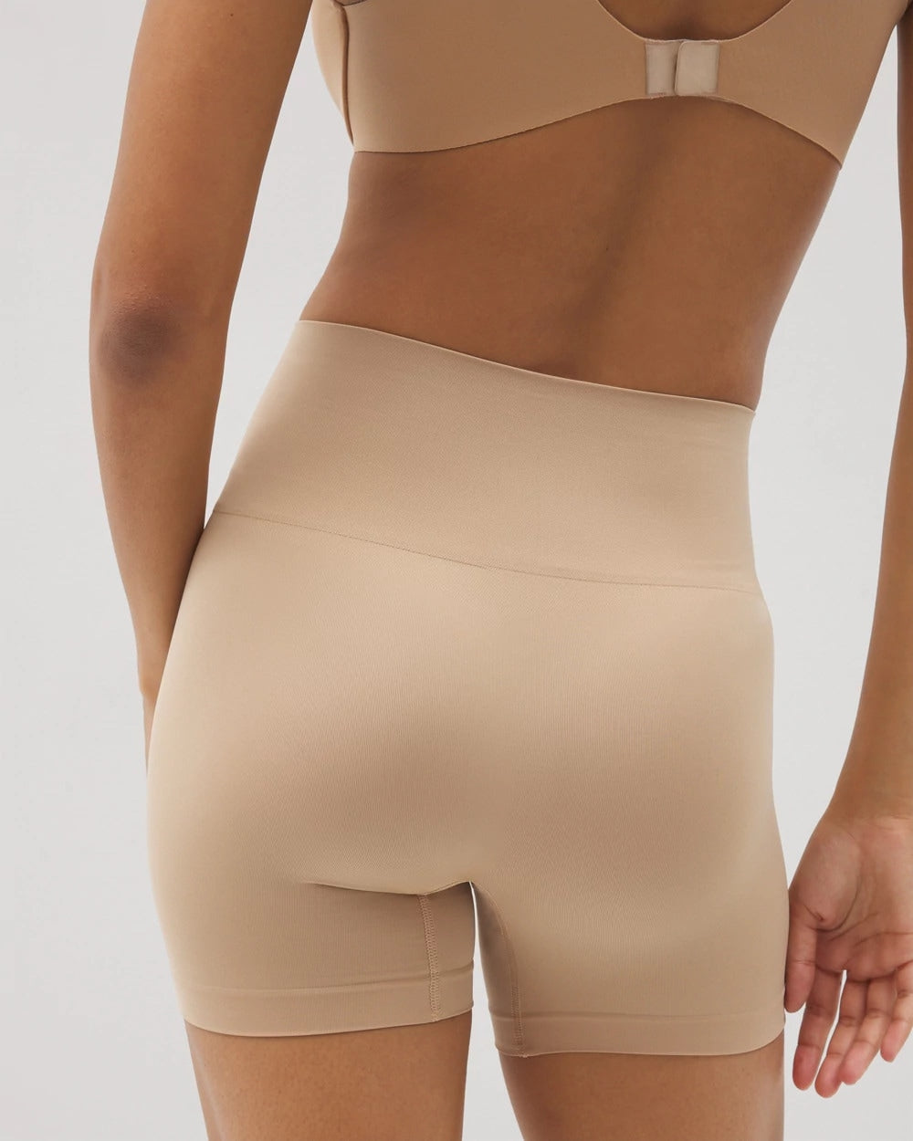 Soma / Mid-Level Shaping Seamless Shorts WARM AMBER