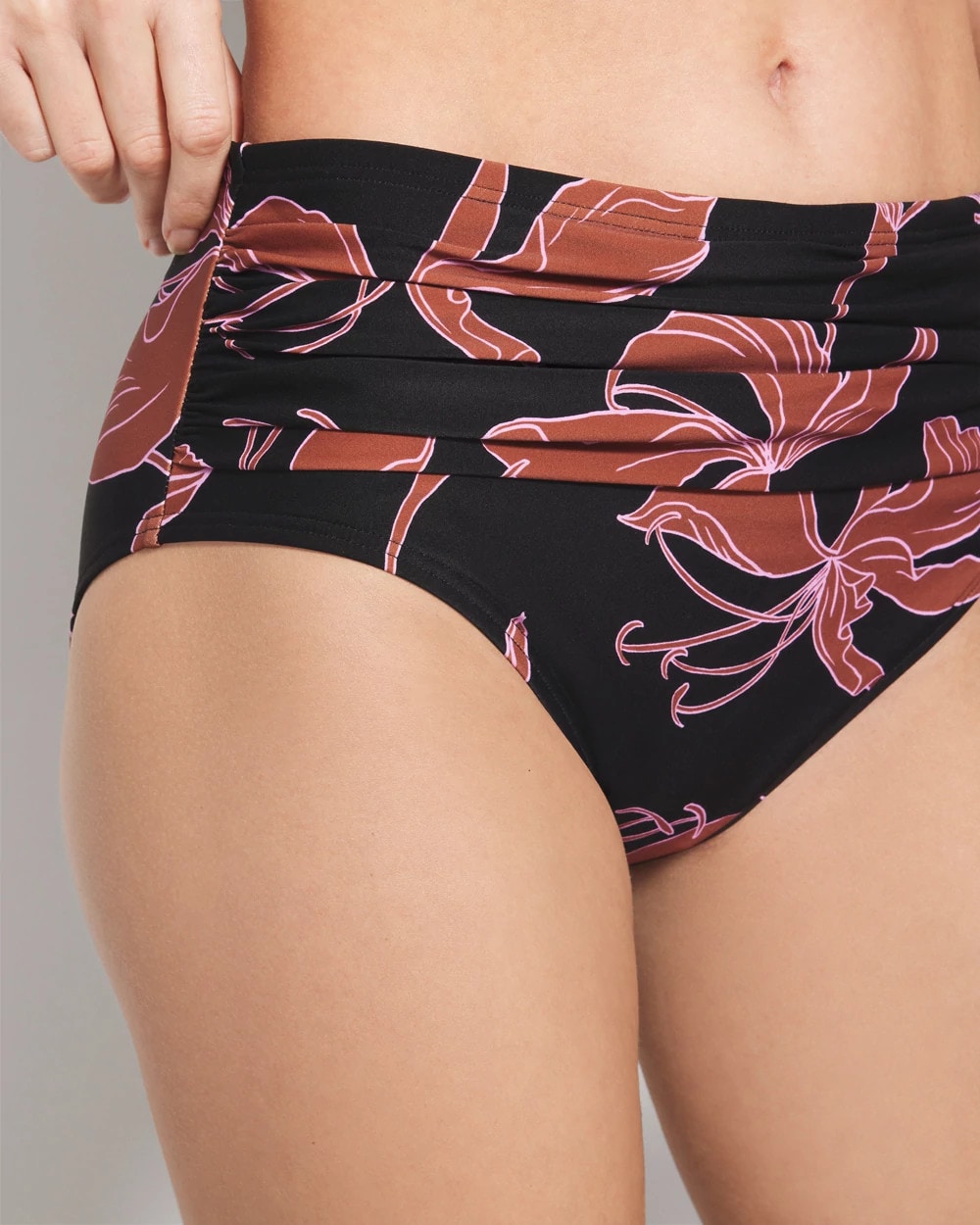 Soma / Ruched High-Waist Bikini Bottom STAMPED TROPICS M BK BRN