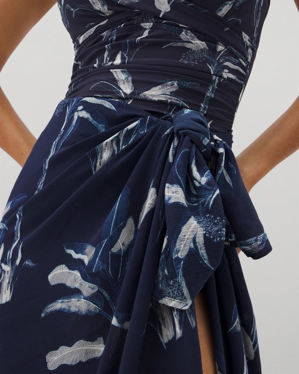 Soma / Rayon Crepe Pareo PALM TOILE NIGHTFALL NAVY